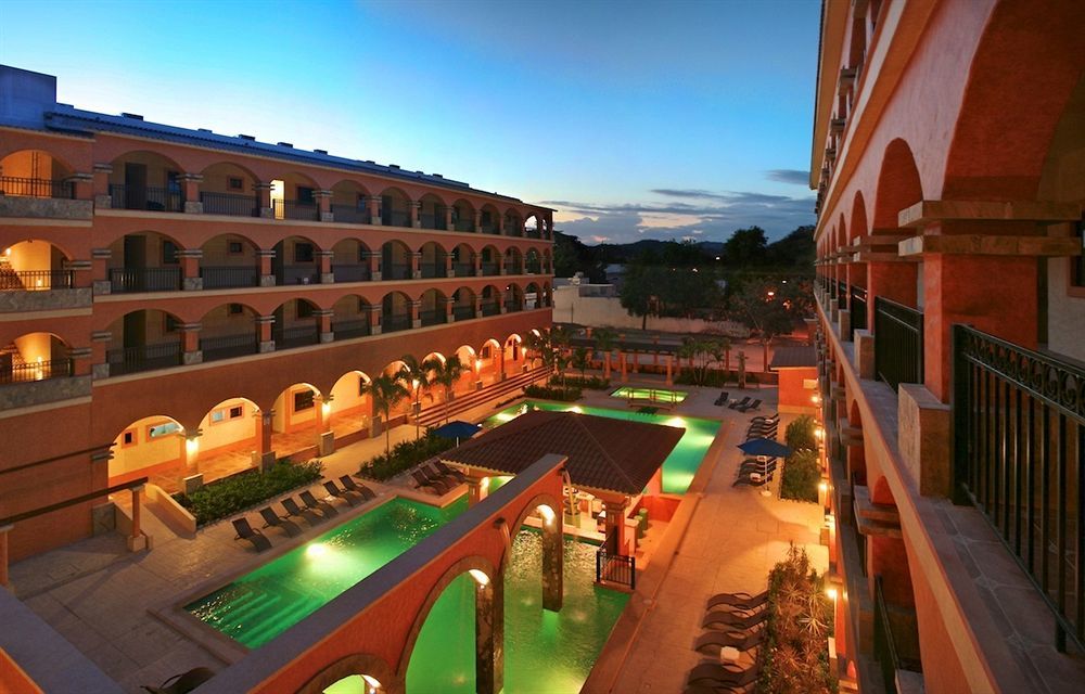 Marina Park Plaza Aparthotel Huatulco Exterior photo